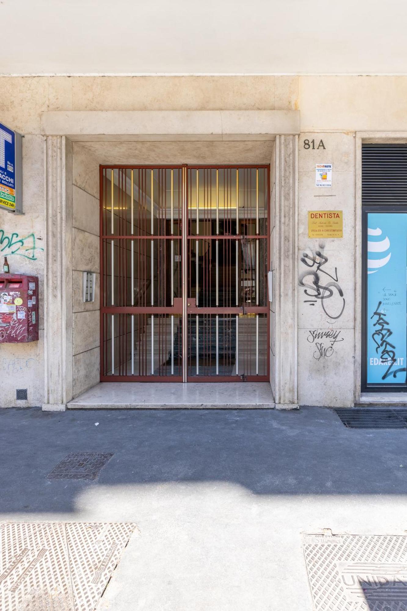 Ferienwohnung Casa Preziosa In Metro Piramide Rom Exterior foto